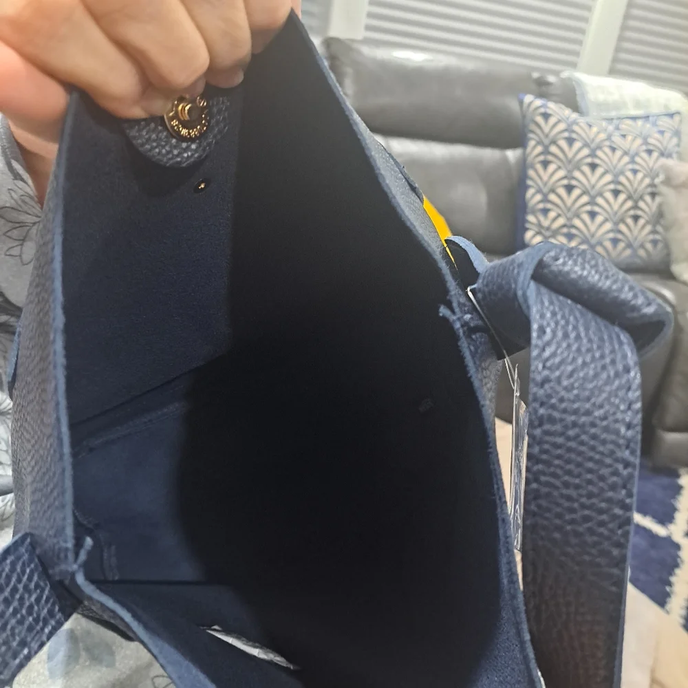 Navy Blue Ulta Tote - Picture 2 of 4